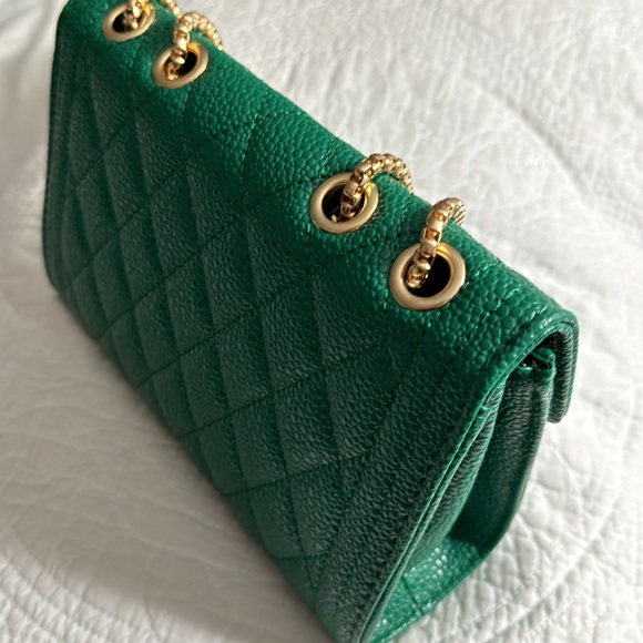 Beautiful shoulder or crossbody bag for all day use - Picture 9 of 9